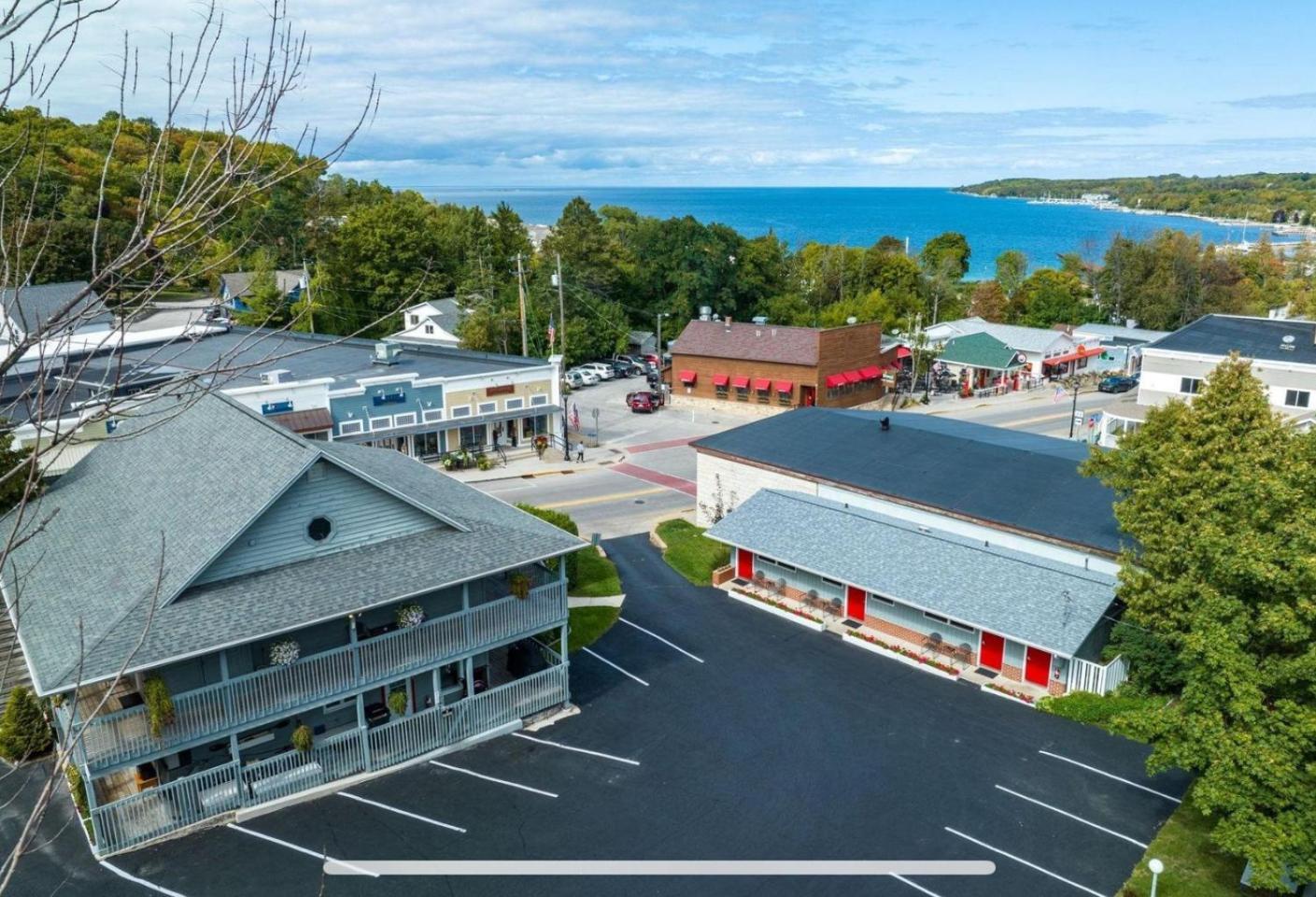 Downtown Inn Sister Bay Exterior photo