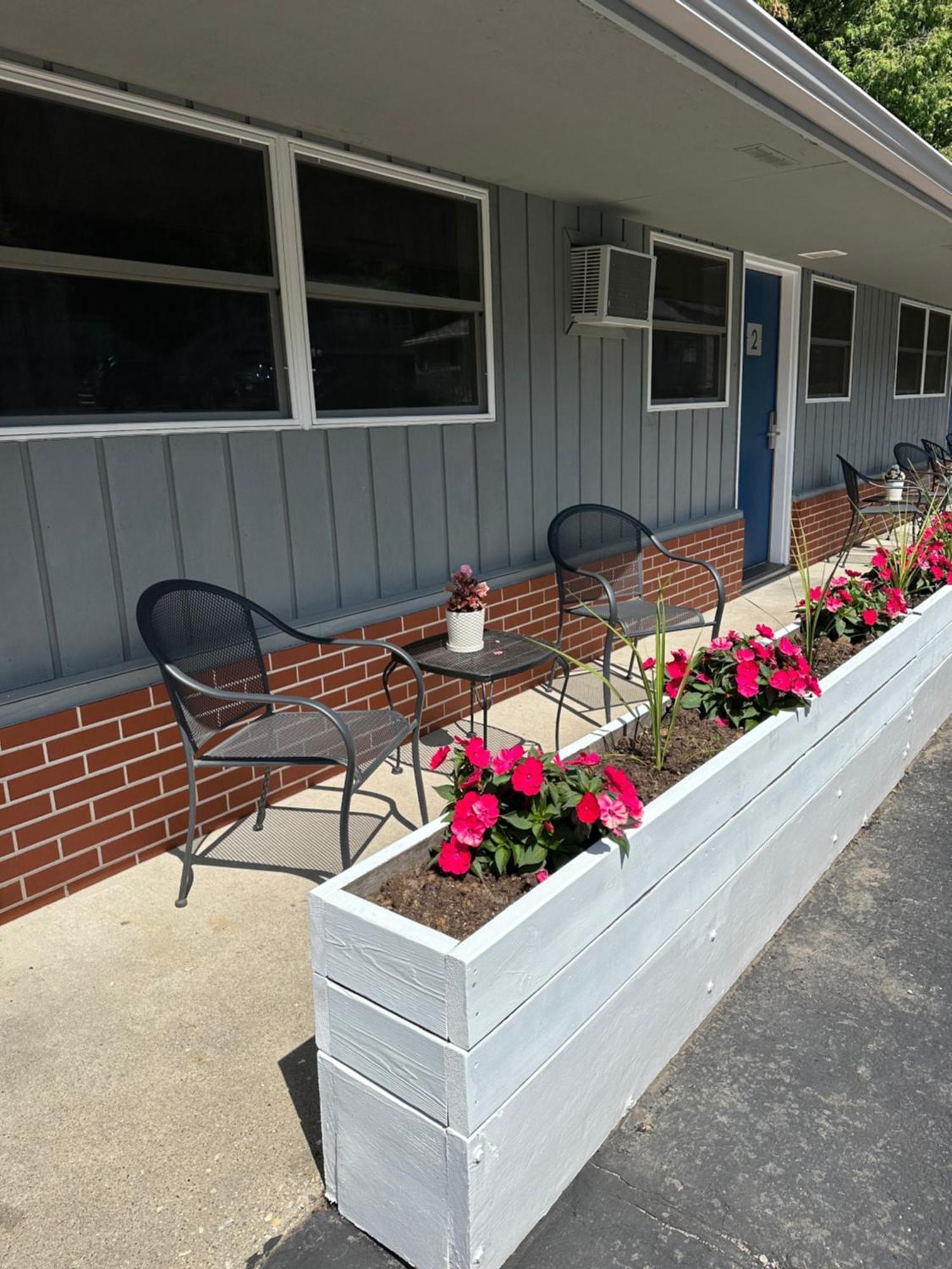 Downtown Inn Sister Bay Exterior photo
