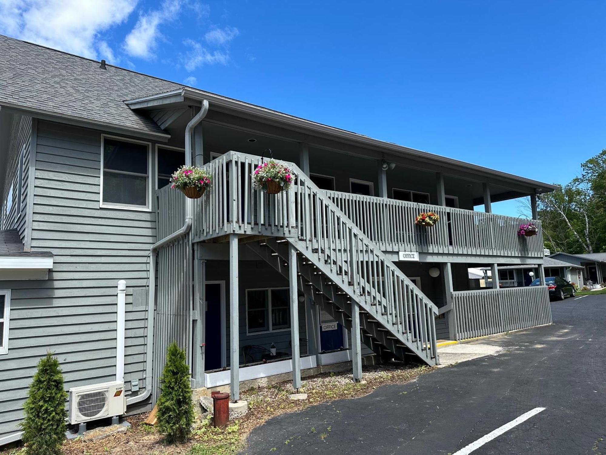 Downtown Inn Sister Bay Exterior photo